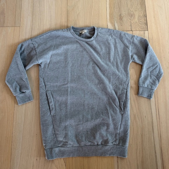 Zenana Outfitters Gray Sweatshirt With Pockets Size S/M - Picture 1 of 4